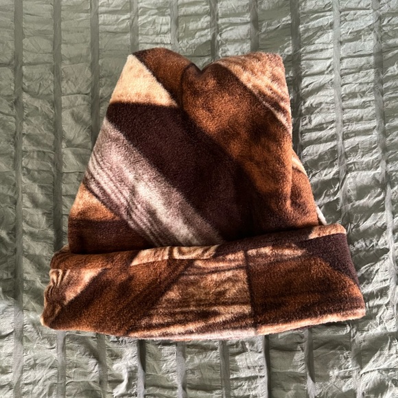 Clique WorldWide Fleece Hat - Picture 1 of 2